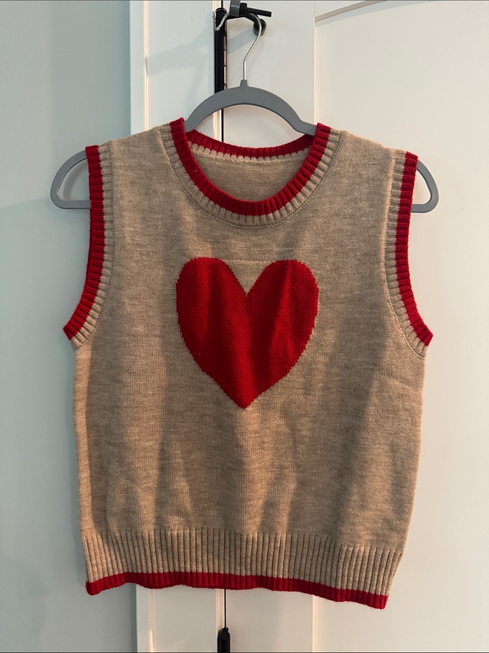 Women’s Sleeveless Knit Vest with Red Heart - Beige & Red